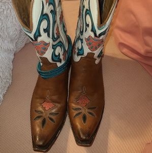 Ladies Lucchese boots!